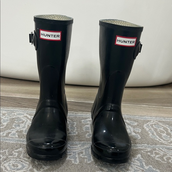 Hunter Classic Black Waterproof Rain Boots - Picture 1 of 3